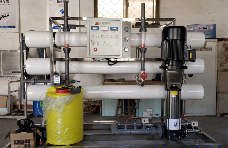 1-10噸小型<a href=http://m.delixinchina.com/fstcjssb/ target=_blank class=infotextkey>反滲透凈水設備</a>